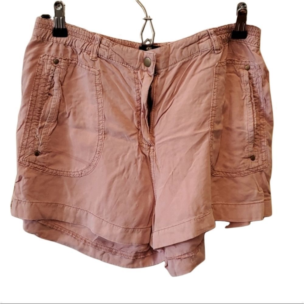 H&M women’s neutral blush super lightweight comfy shorts size 10